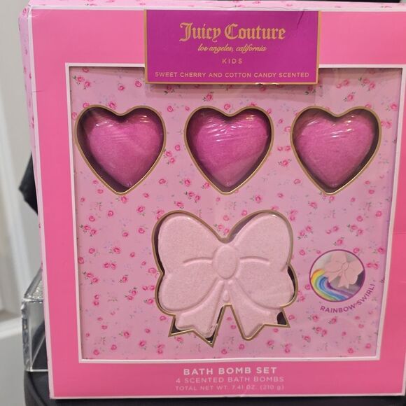 Juicy Couture Bow & Heart-Shaped Bath Bomb Set - Picture 3 of 5